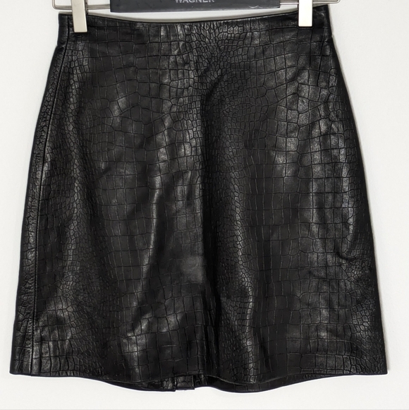 H&M Women's Leather Mini Flare Skirt Black Crocodile patterned Silver Zip Sz 6 - Picture 1 of 9